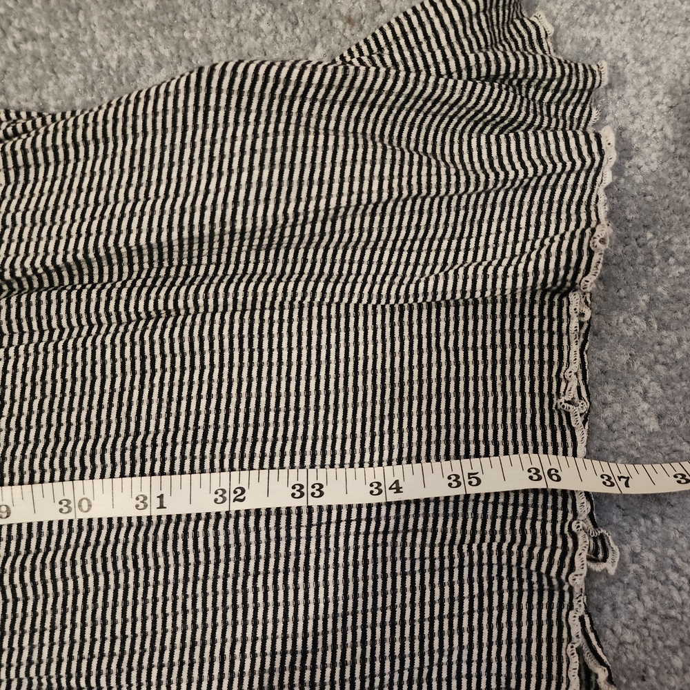 Express-Striped Black and White Dress - Picture 6 of 6